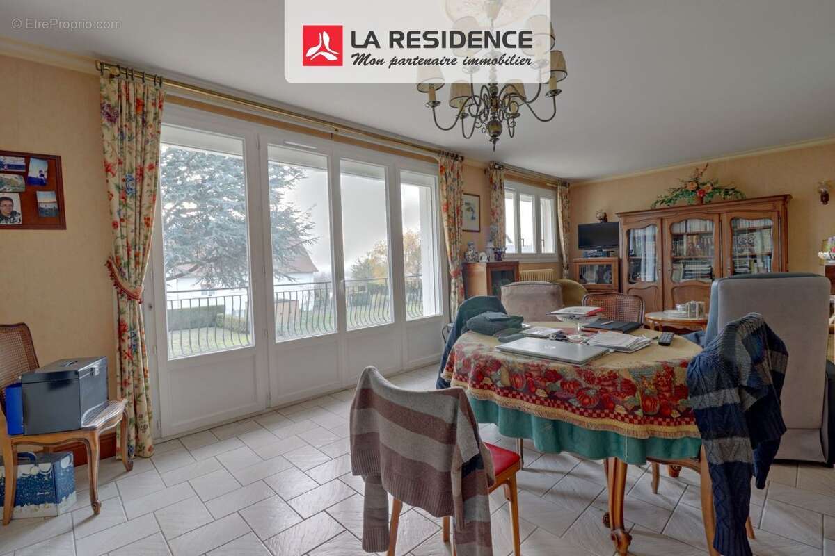 Maison 118 m² à La Chaussee-Saint-Victor  - photo 3