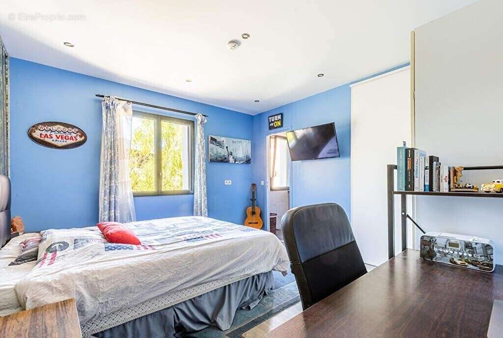 Maison à VERRIERES-LE-BUISSON