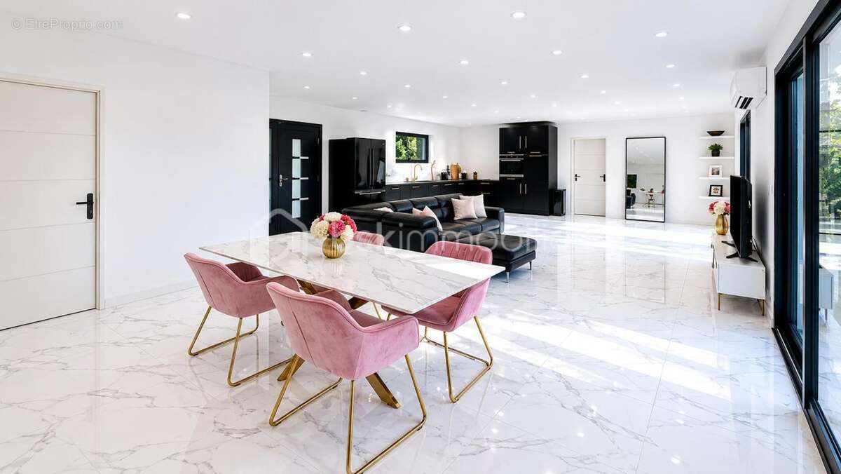 Achat Villa contemporaine RT 2012 de plain-pied – 130 m² habitables + 130 m² aménageables – Piscine – Terrain 1 500 m² - photo 4