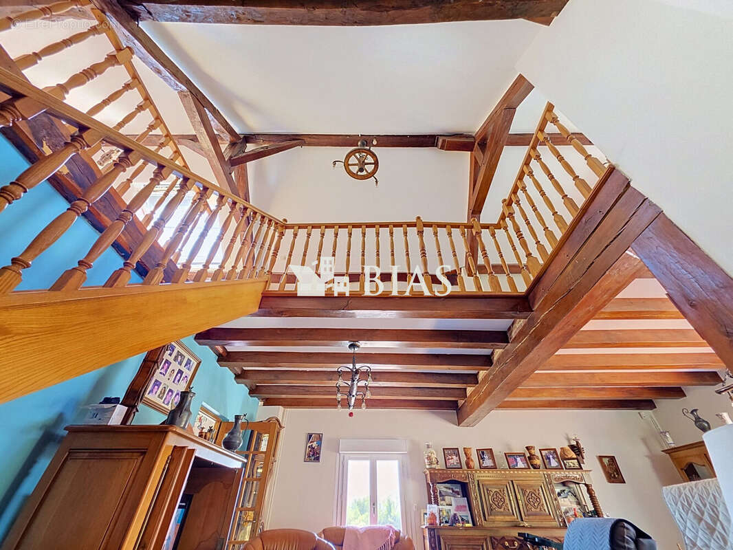 Maison à SAINT-PIERRE-DE-VARENGEVILLE