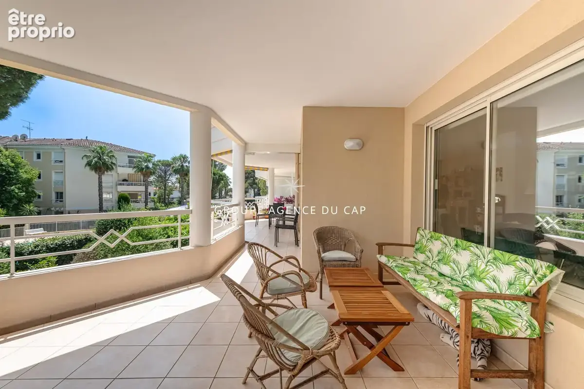 Appartement de standing 156 m² Saint-Raphaël Boulouris Terrasse 43 m² Piscine 2 garages - photo 2