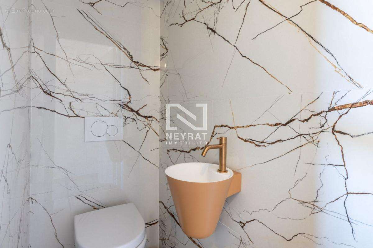 Magnifique t3 en duplex refait a neuf - pieds dans l'eau - photo 9
