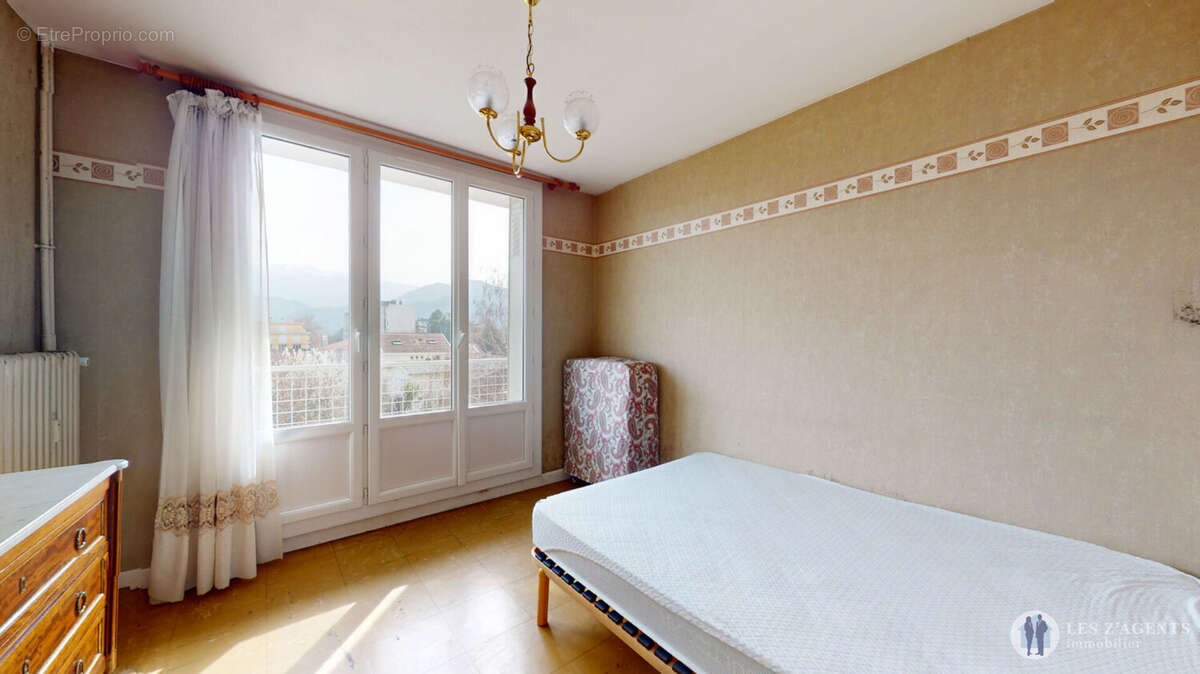 Appartement à SAINT-MARTIN-D'HERES