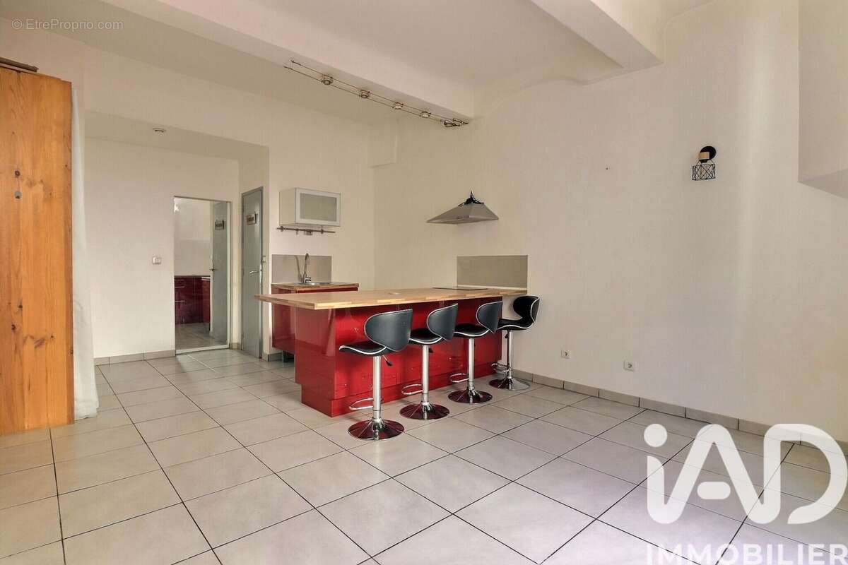 Photo 2 - Appartement à SAINT-MAXIMIN-LA-SAINTE-BAUME