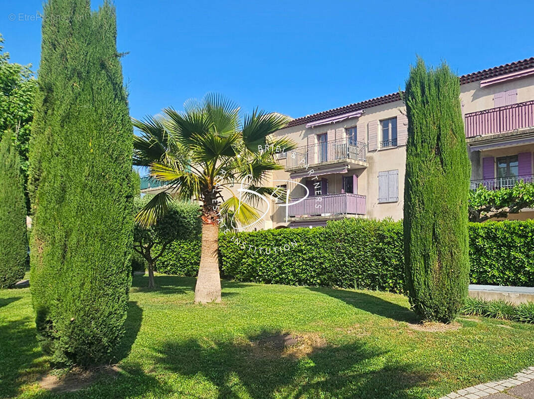 Appartement à LORGUES