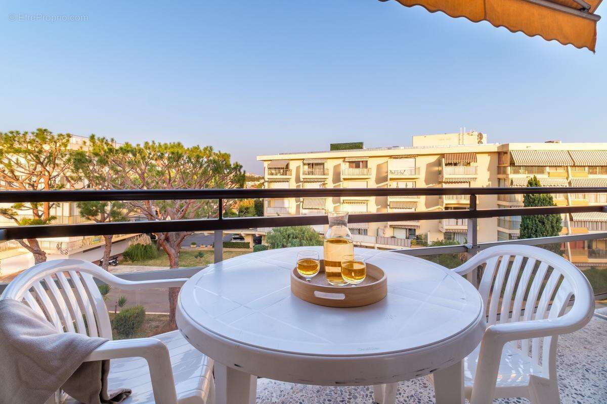 Appartement à SAINT-LAURENT-DU-VAR
