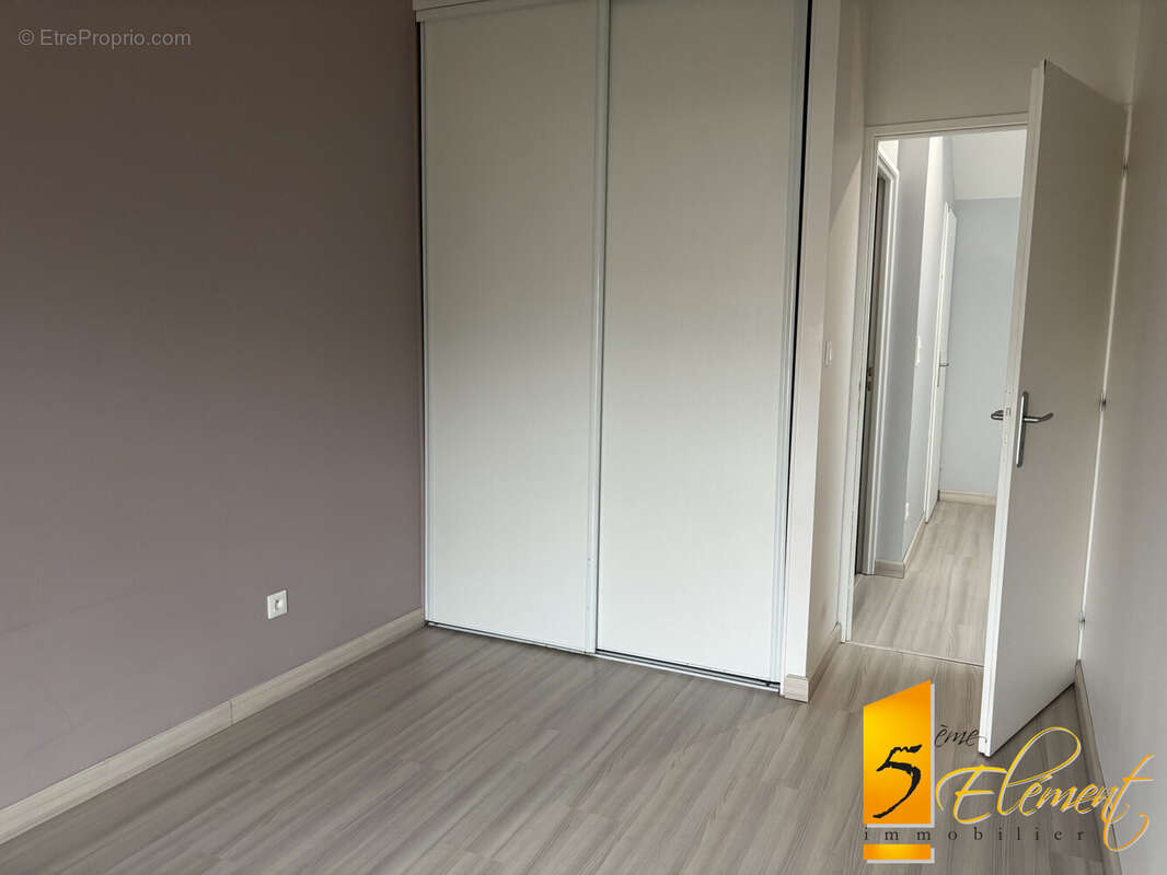 Maison à LA TOUR-DE-SALVAGNY