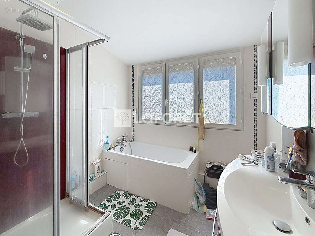 Maison à SAINT-ETIENNE-DU-ROUVRAY