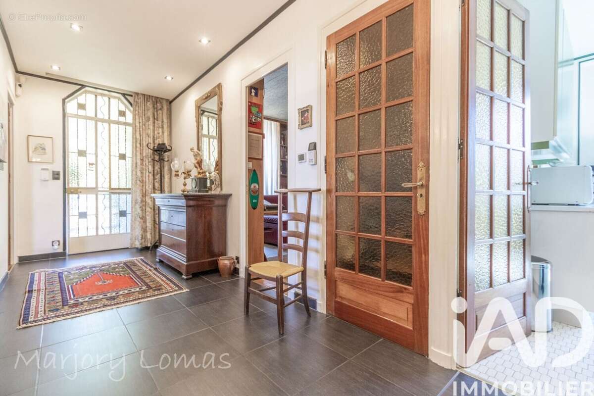 Maison 135 m² à Bron  - photo 4