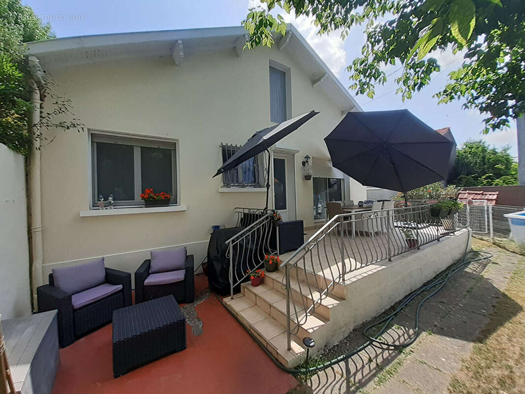 Maison de plain-pied avec dépendance et piscine de 140 m² - Quartier recherché à Mont-de-Marsan - photo 13