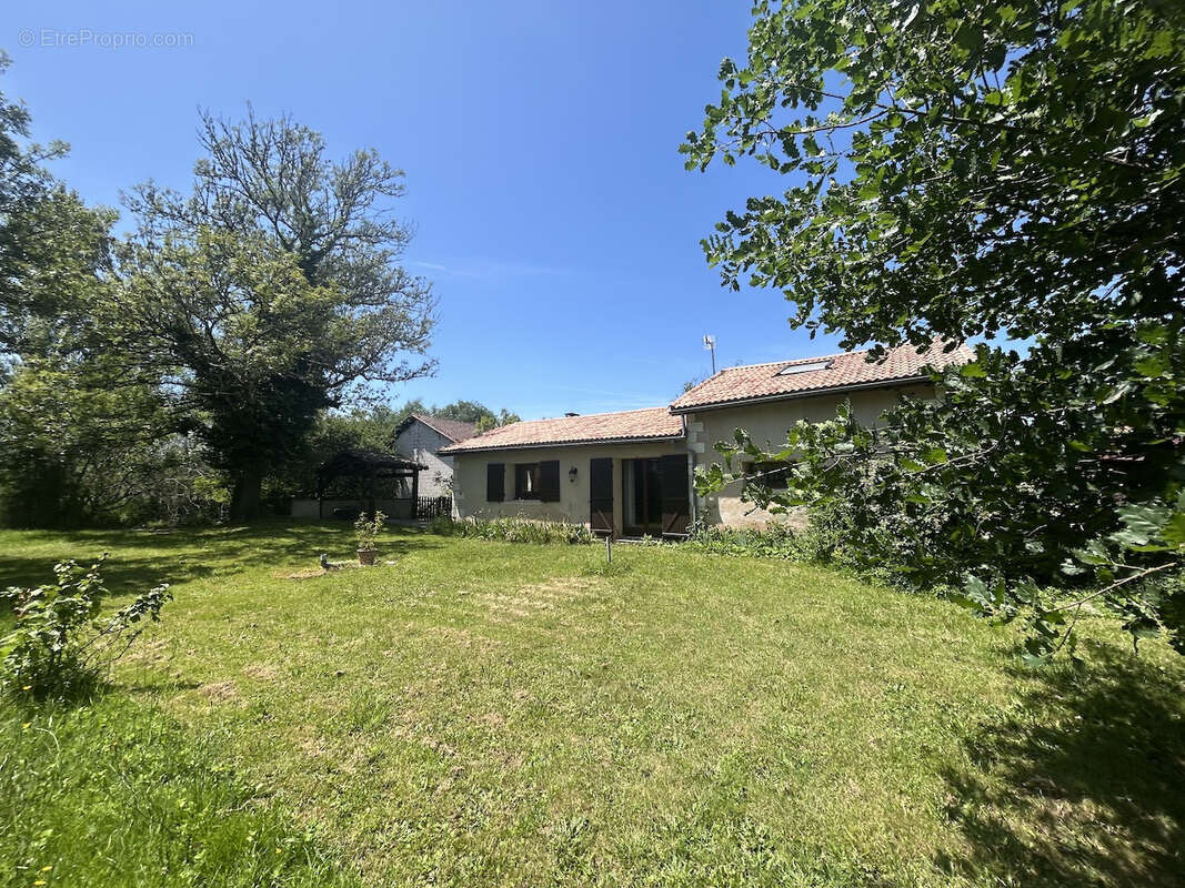 Maison à LA JEMAYE