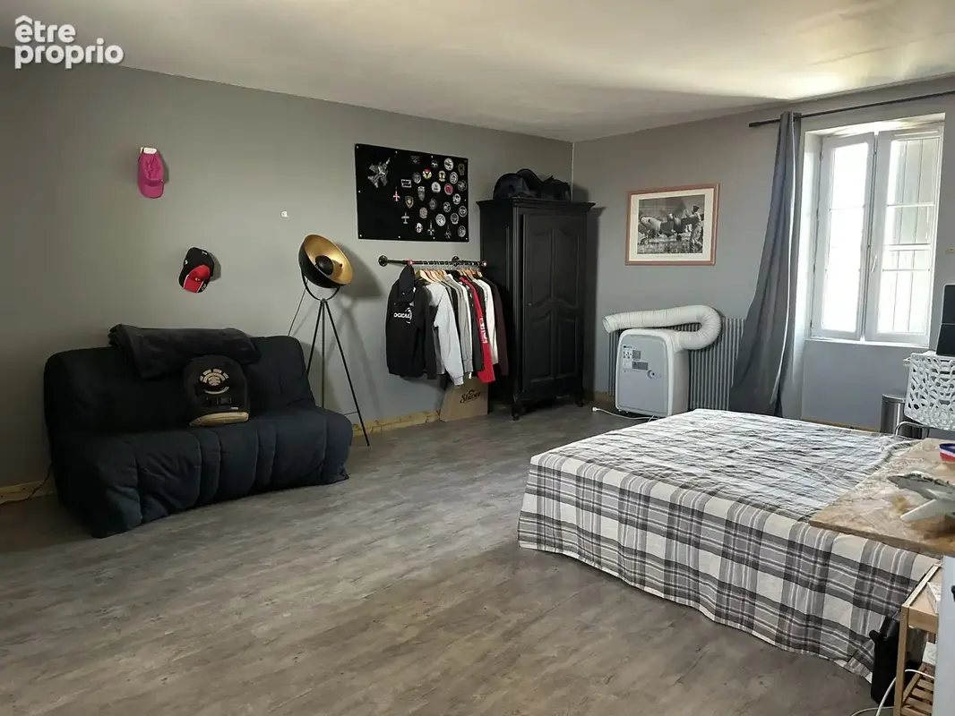 Houlette, superbe maison charentaise de 300m2 rénovée avec goût. - photo 12