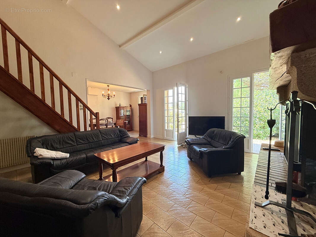Maison 140m² à saint-denis-de-pile - photo 2