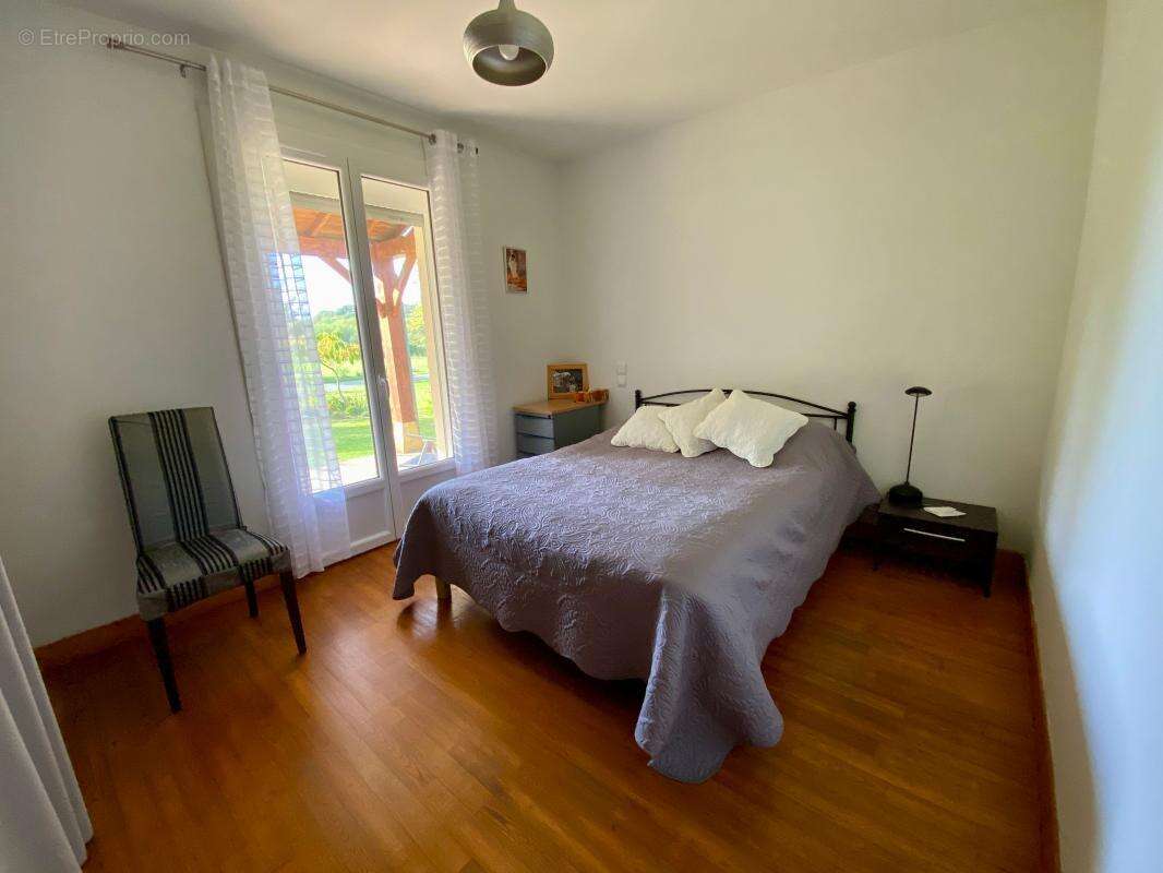 Maison à SAINT-AVIT-DE-VIALARD