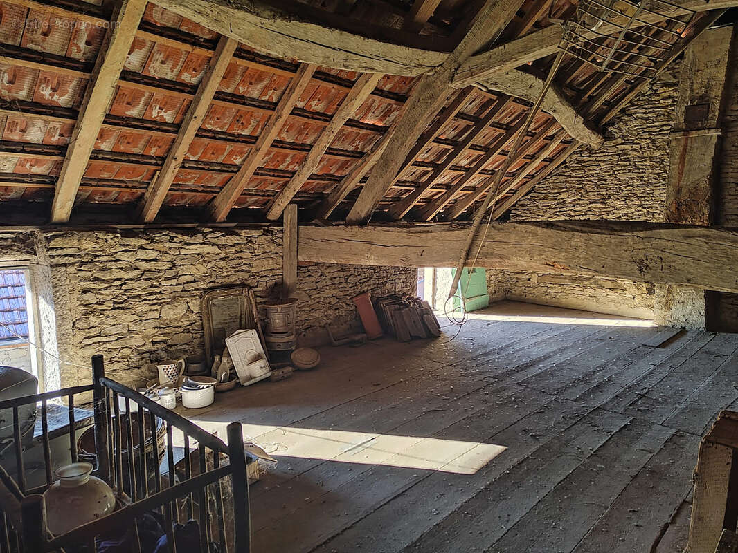 Maison à PORCIEU-AMBLAGNIEU