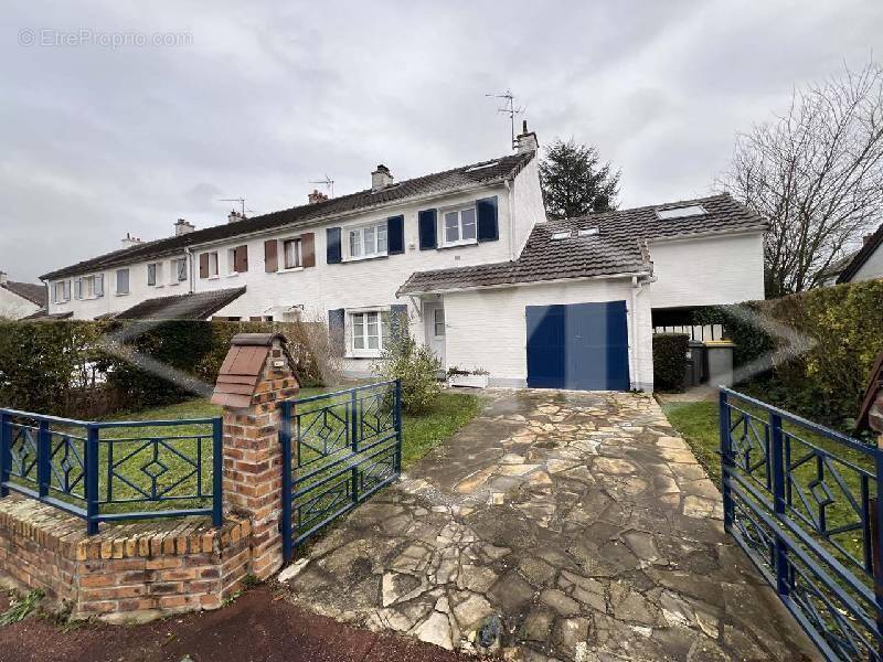 Maison à COMBS-LA-VILLE