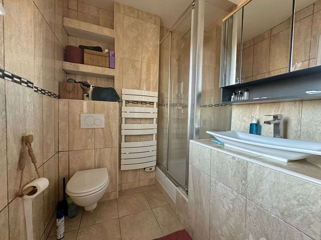 Appartement à SARTROUVILLE