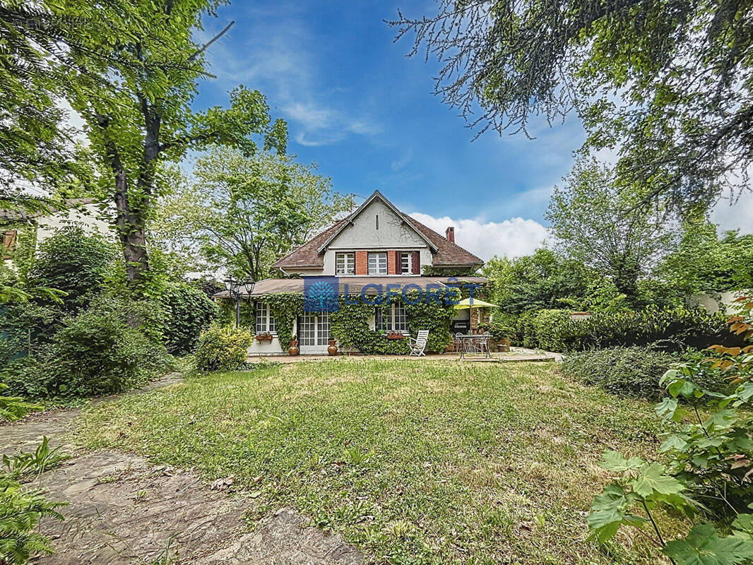 Maison à SAVIGNY-SUR-ORGE