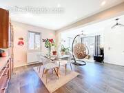 Appartement_T4_Gaillard_belle_superficie_prix_frontière_Suisse_direction_GENEVE_Tram_Ceva_vue_séjour_salon - Maison à GAILLARD