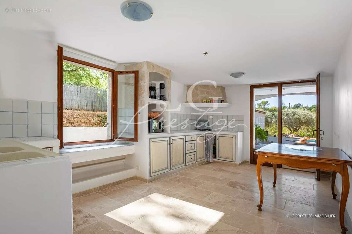 Villa avec Double Entrée – Idéale pour Deux Familles ou Investisseurs - photo 7