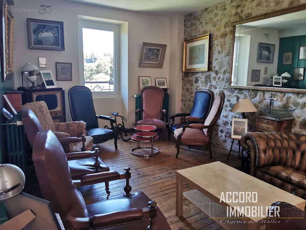 Murs commerciaux et fonds de commerce - photo 2