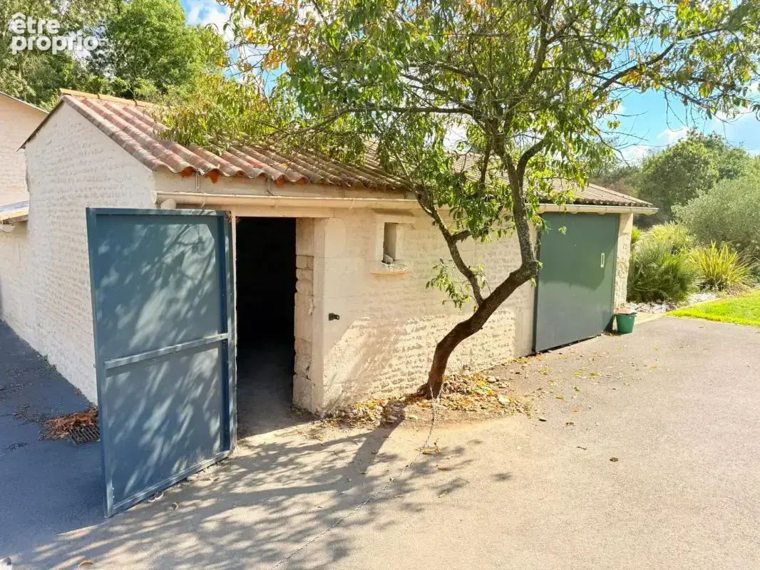 Maison spacieuse à vendre à Genouillé - photo 20