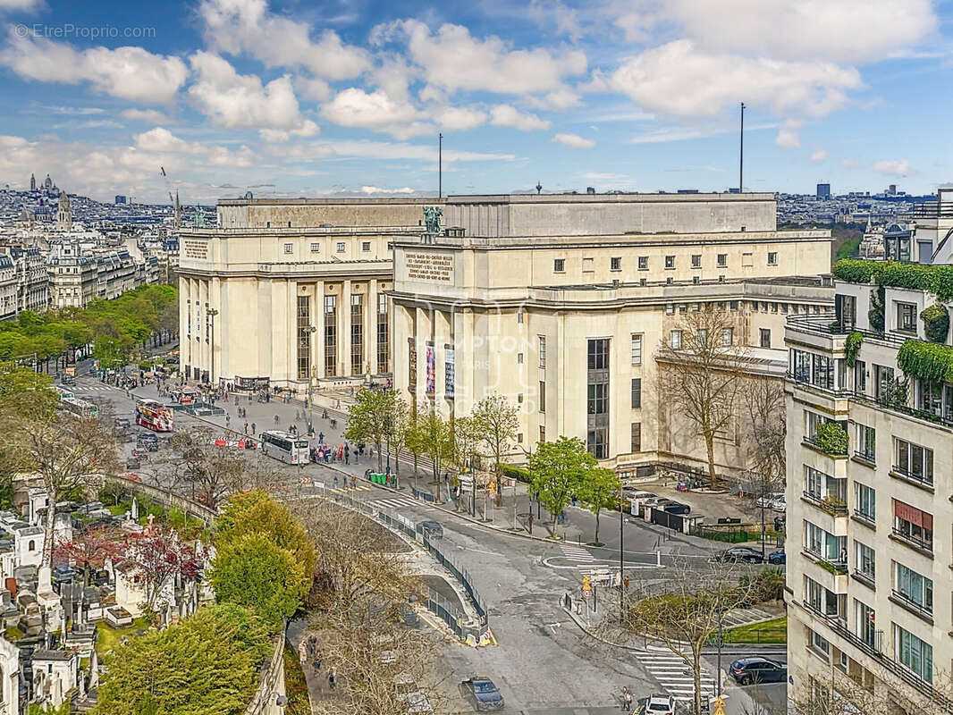Appartement à PARIS-16E