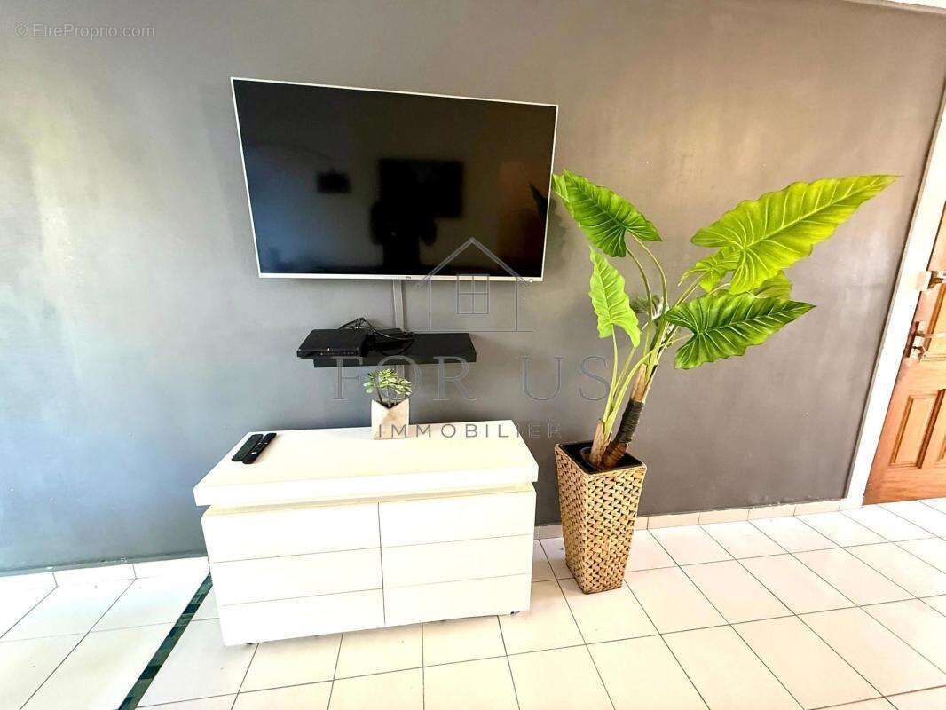 Appartement à LES ABYMES