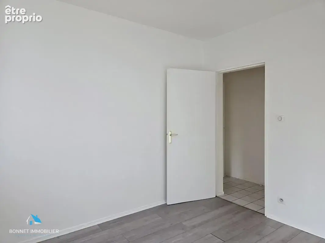 Appartement T3 - 2 chambres - 70 m² - photo 10