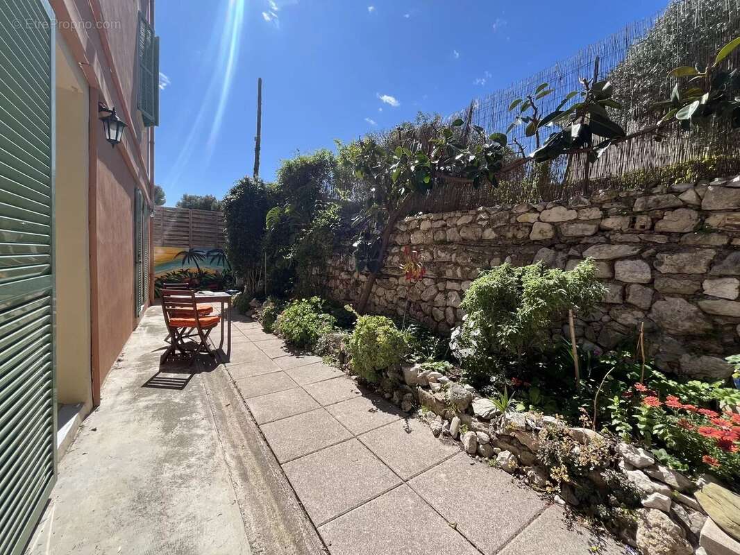 Appartement à EZE