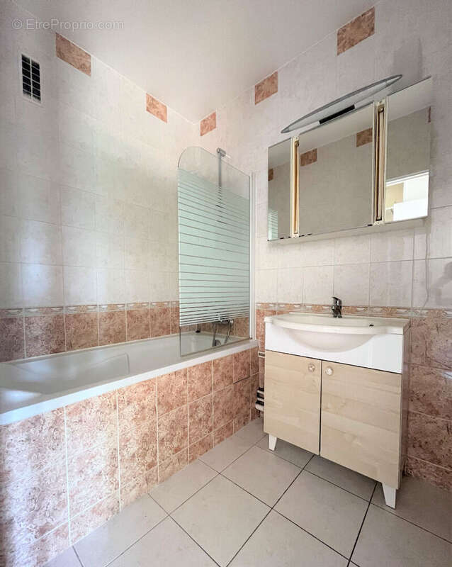 Appartement à LA CELLE-SAINT-CLOUD