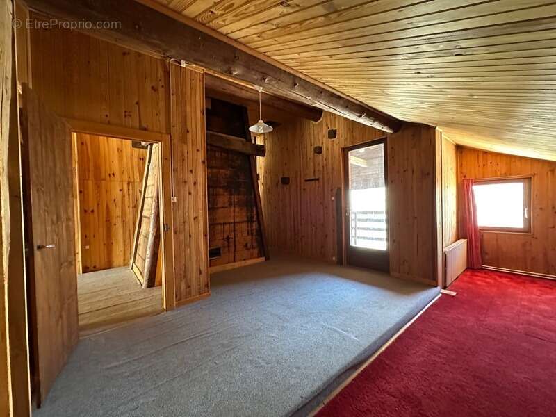 A vendre LA CLUSAZ Chalet de caractère - 237 m² - photo 10