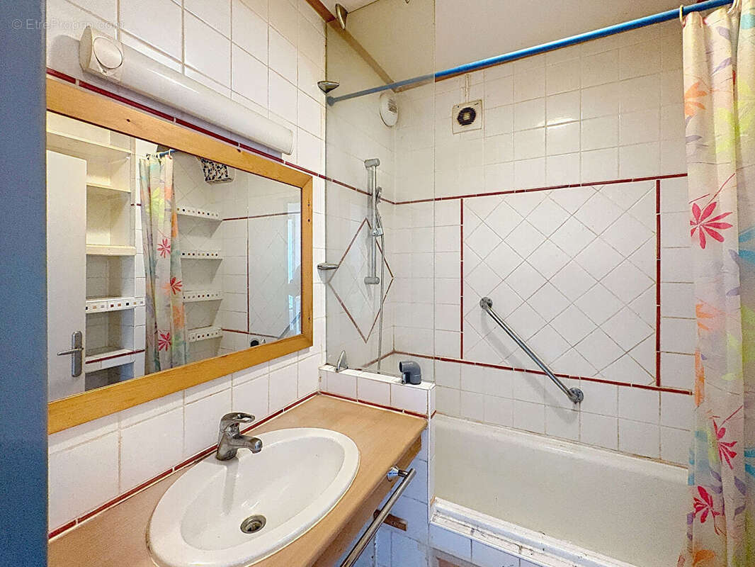 Appartement à VILLENEUVE-LES-AVIGNON