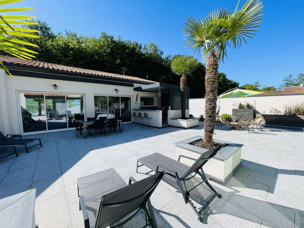 Maison à MIGNALOUX-BEAUVOIR
