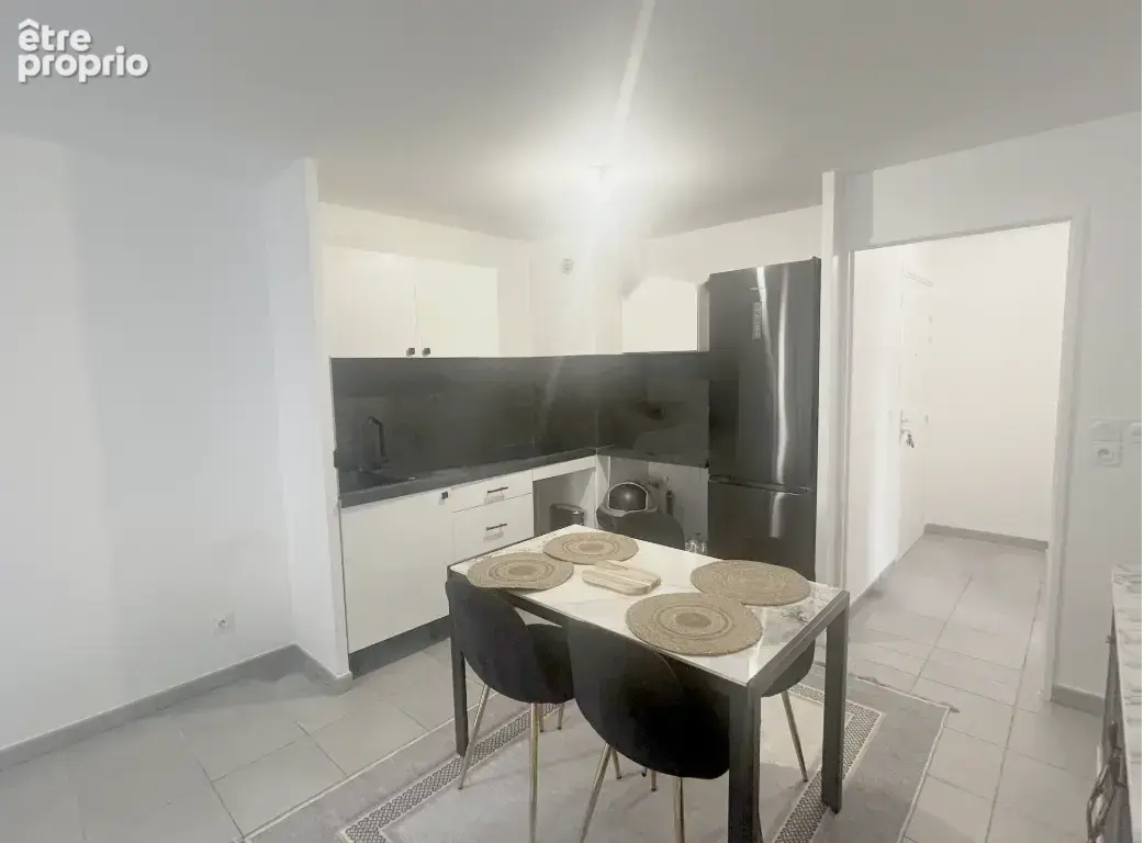 Saint-Fons   Appartement T3 avec balcon - photo 3