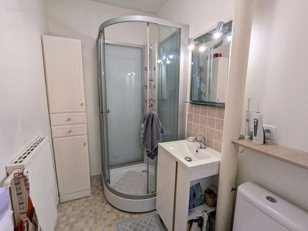 salle d'eau 2 - Appartement à GRANDCAMP-MAISY
