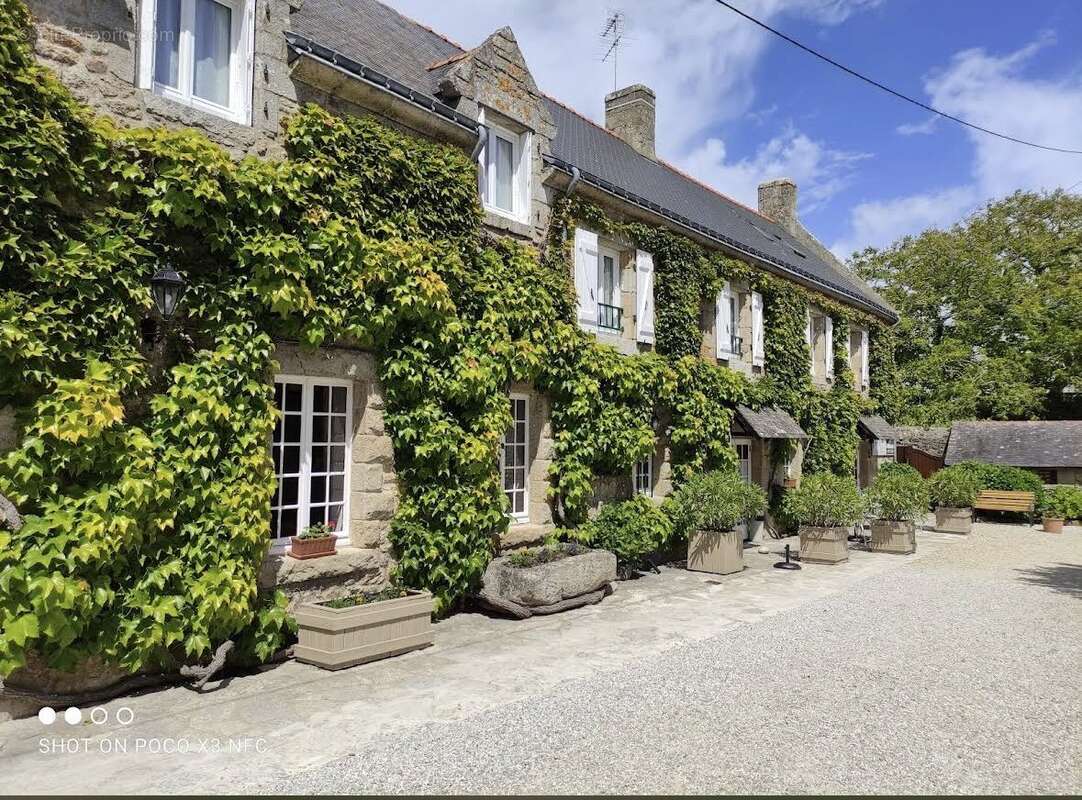 Maison à MONTAIGUT-SUR-SAVE