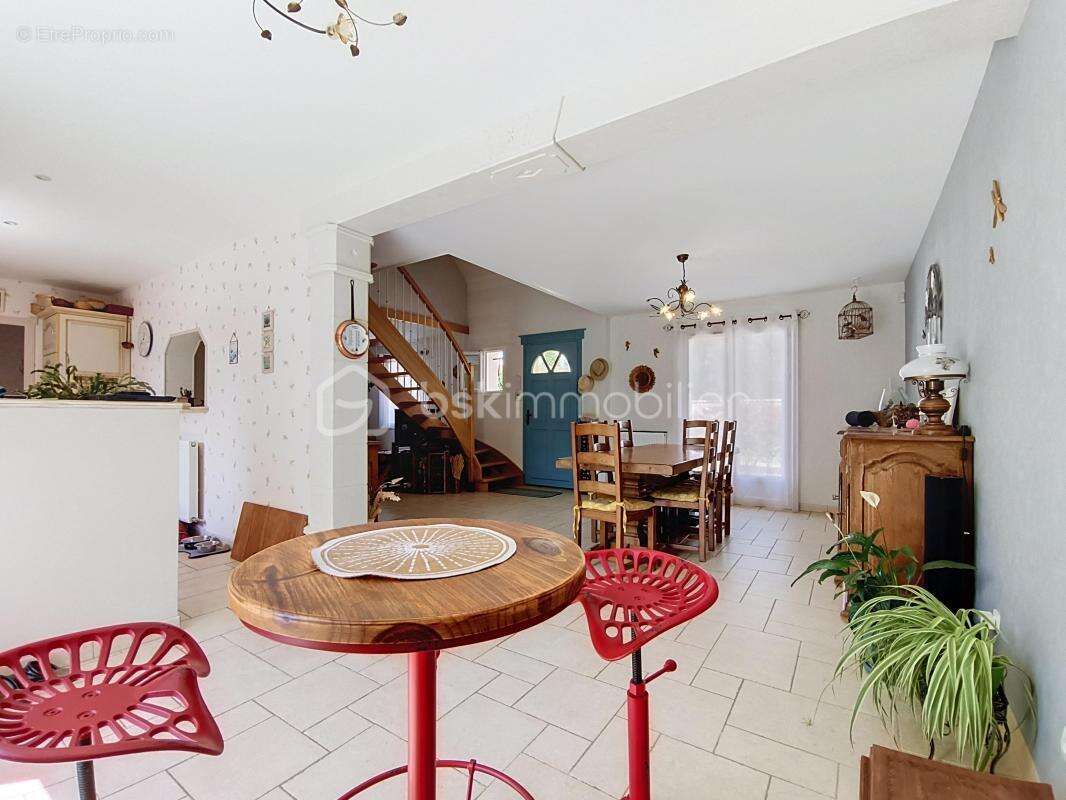 Maison à MOUSSY-LE-NEUF