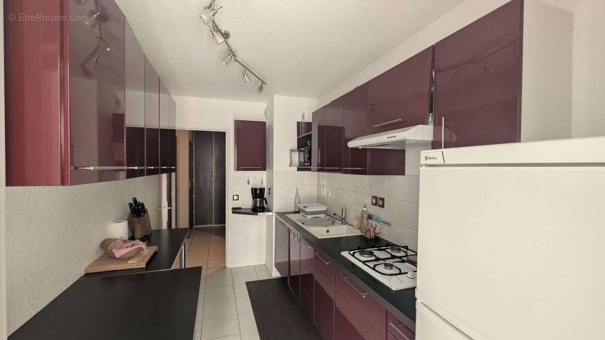 Joli appartement T3  de 64,62 m² avec loggia, terrasse, cave et parking - photo 6