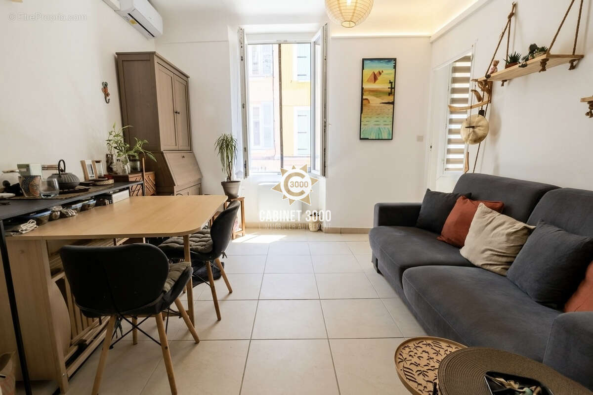 Appartement à SOLLIES-PONT