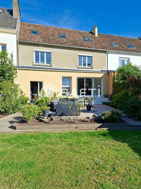 Maison 154 m² à Equeurdreville-Hainneville  - photo 2