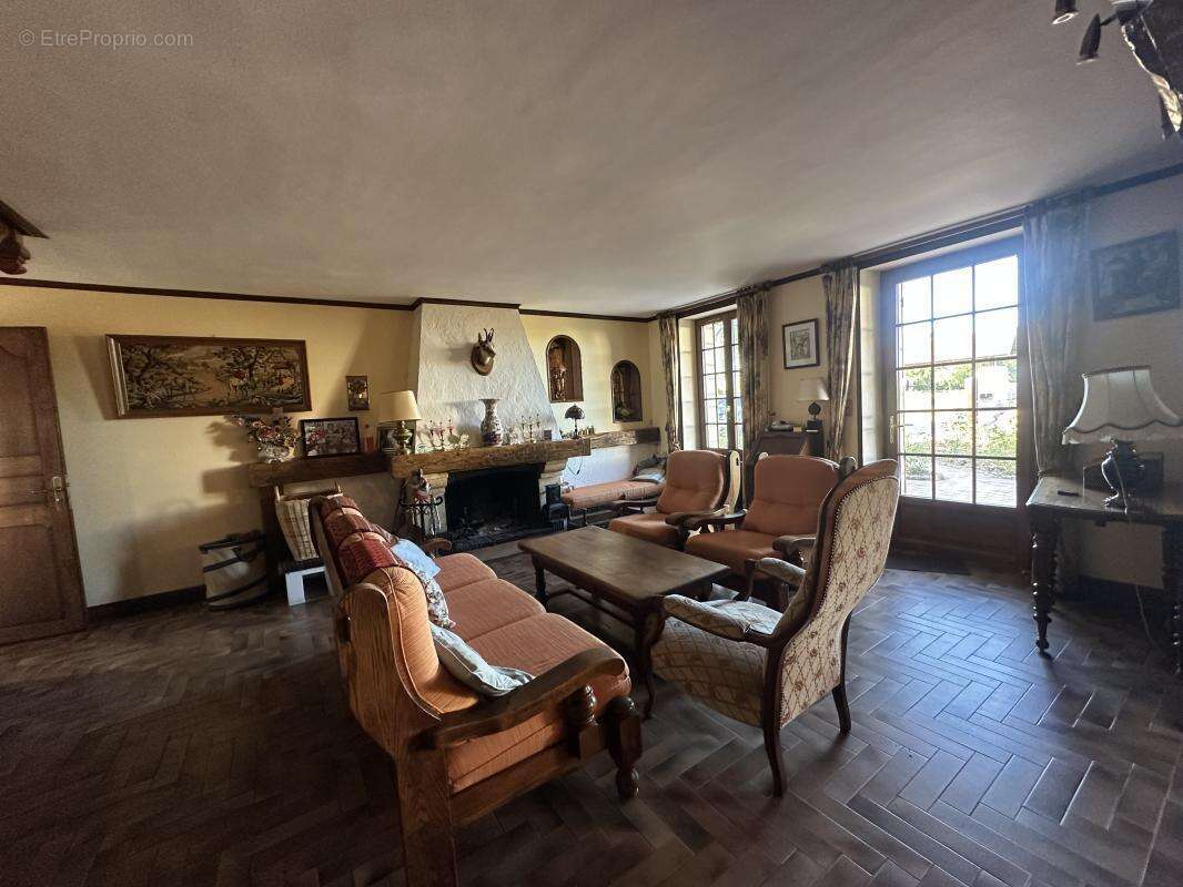 Maison 8 pièces 190 m² à vendre à Longnes (78980) - photo 4