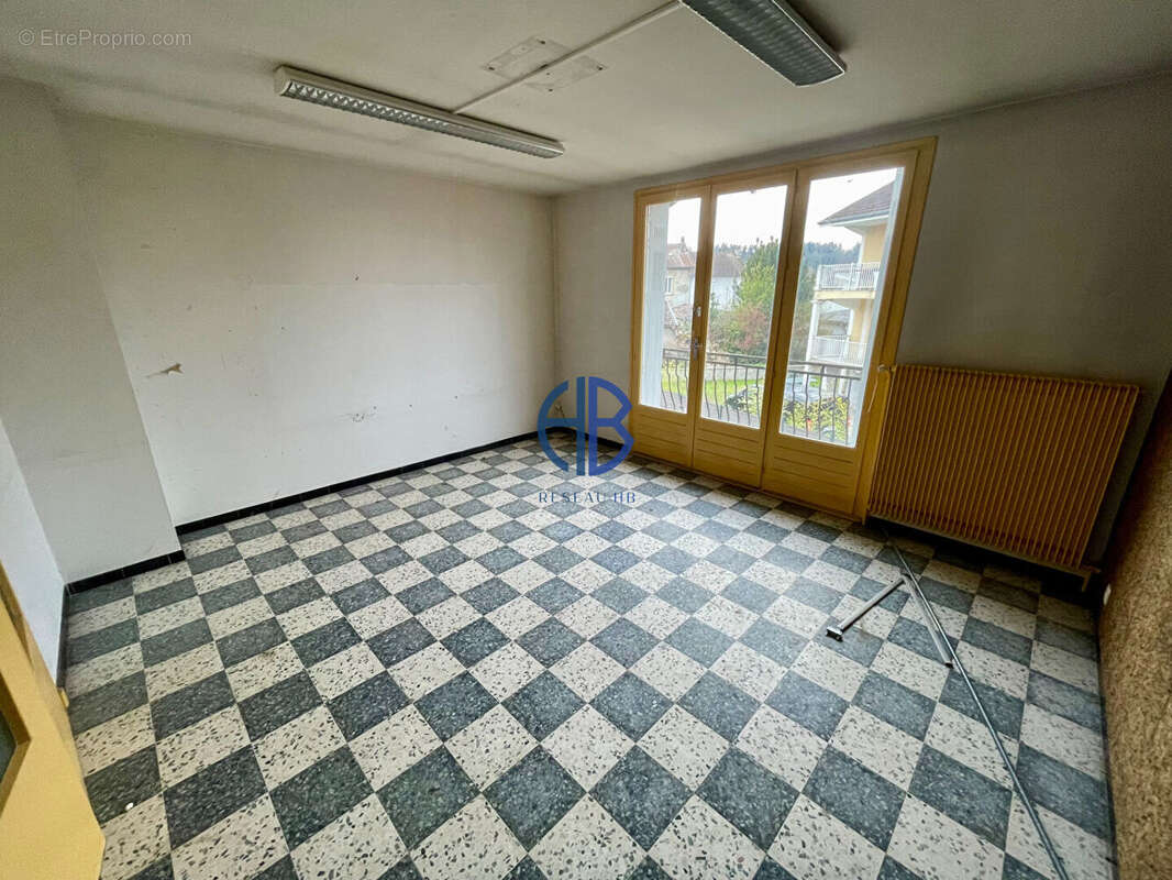 Maison 270m² à fort potentiel au coeur de La Tour-du-Pin - photo 6