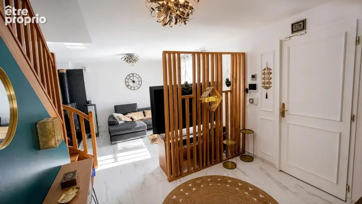 Maison de 7 pièces de 140 m² à Clichy-sous-Bois - photo 3