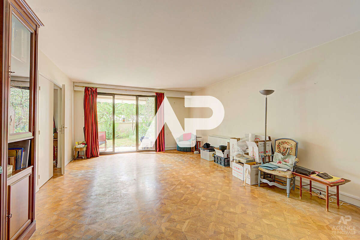 Appartement Rueil Malmaison 4 pièce(s) 80.68 m2 - photo 2