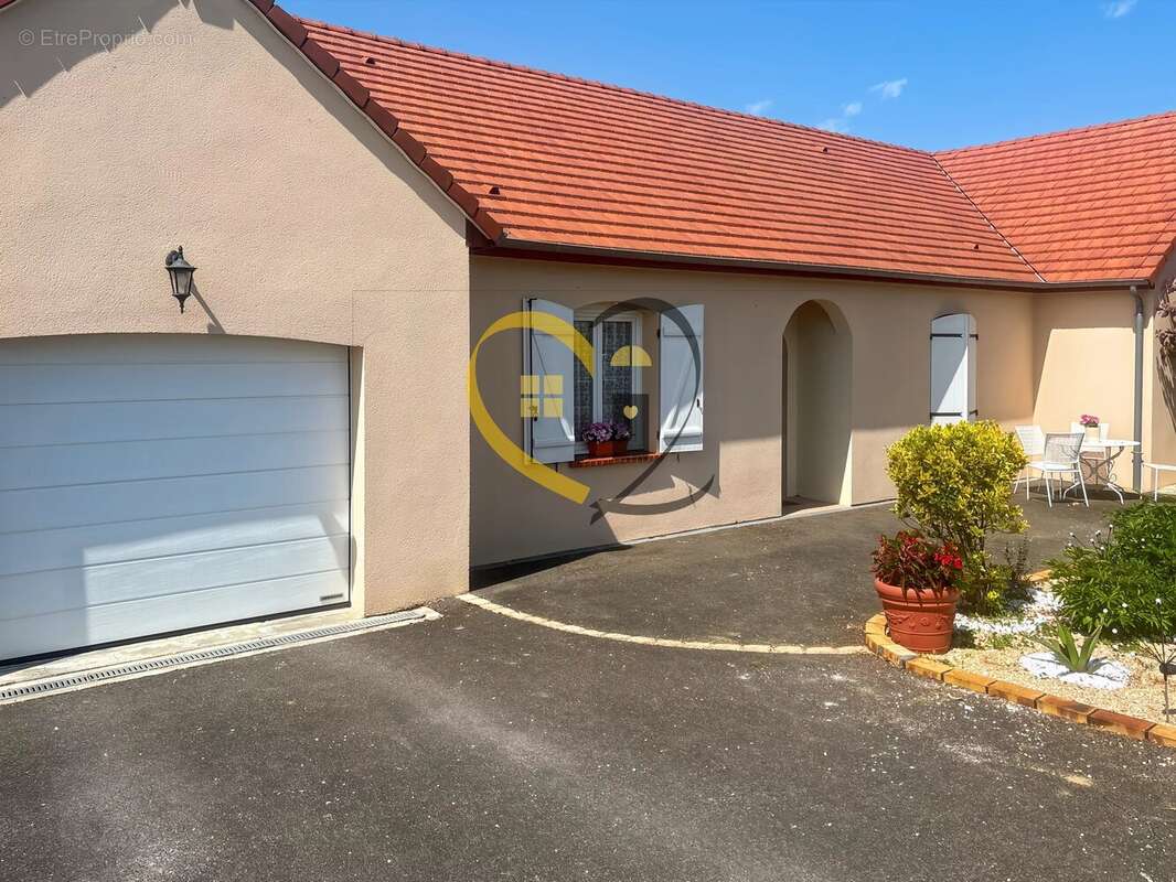 Maison de plain-pied de 2002, 121 m², en viager occupé - photo 2