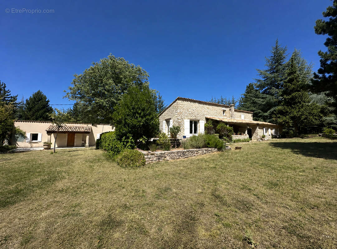Maison en pierre 6 pièces 191 m2 - photo 2
