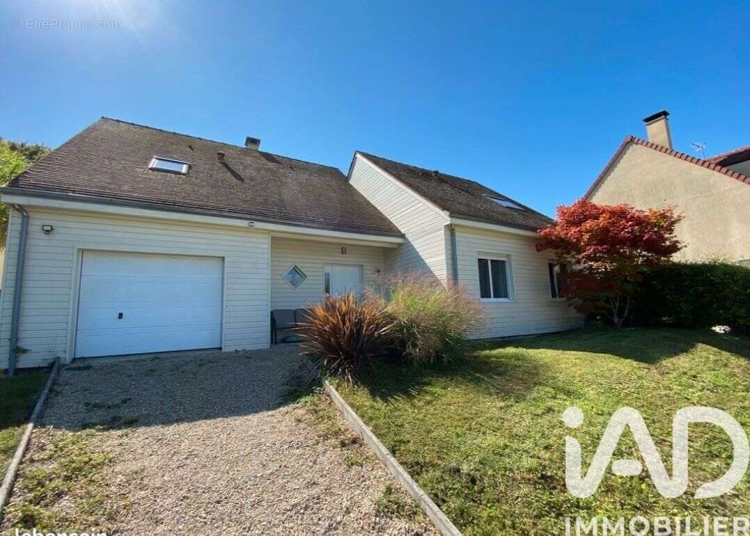 Maison 151 m² à Dormelles  - photo 2