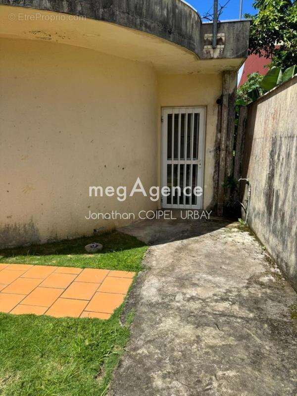 Local commercial 58 m2 cayenne - photo 3