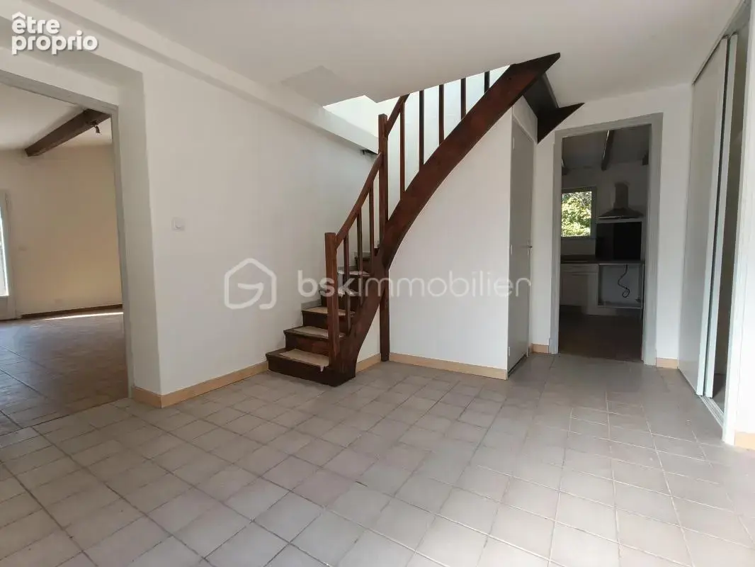 Maison individuelle, en ville, avec garage et jardinet. Trois chambres - photo 7